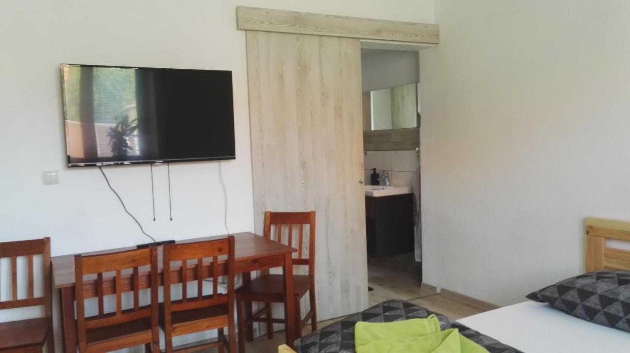 Apartmany Opolany ภายนอก รูปภาพ