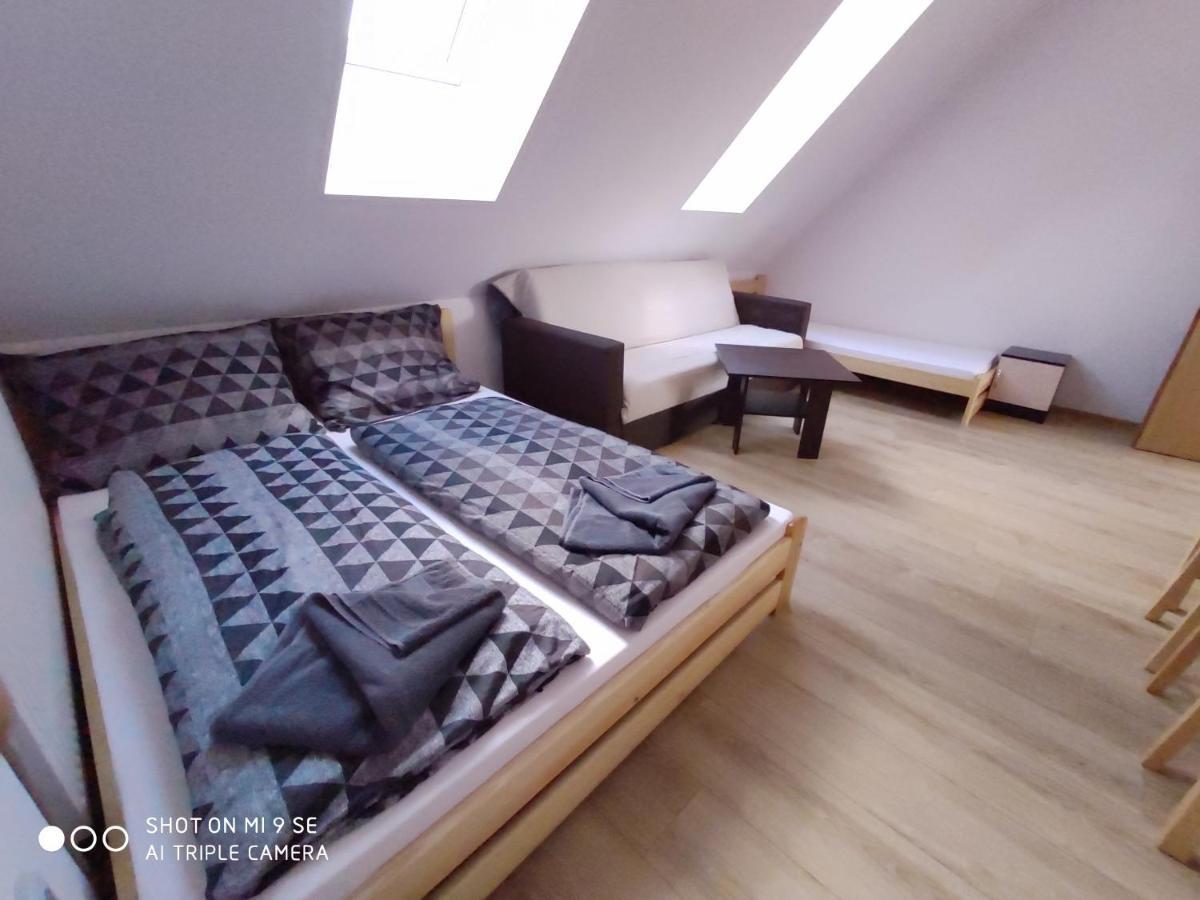 Apartmany Opolany ภายนอก รูปภาพ