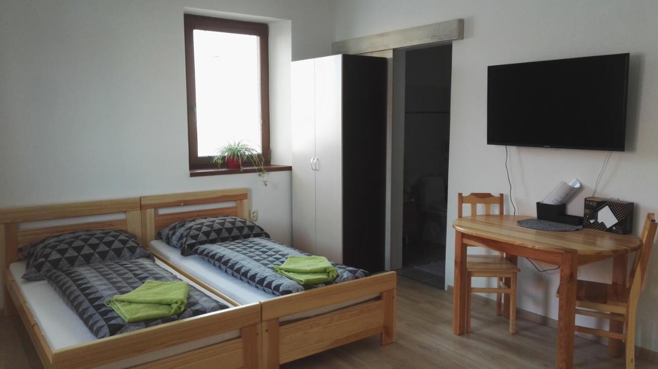 Apartmany Opolany ภายนอก รูปภาพ