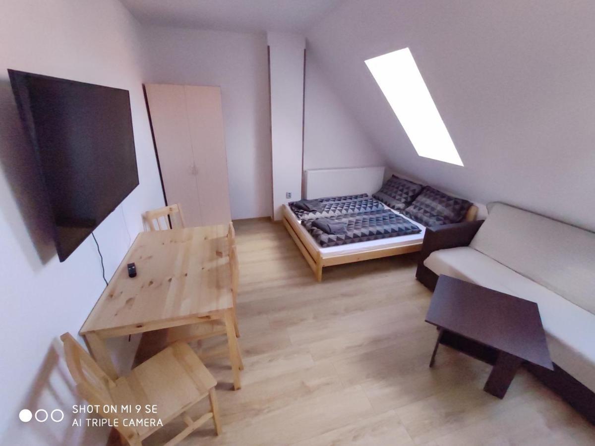 Apartmany Opolany ภายนอก รูปภาพ