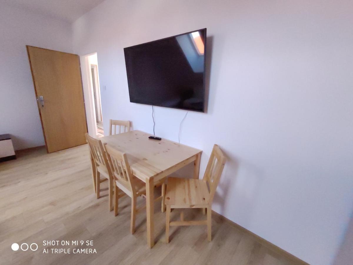 Apartmany Opolany ภายนอก รูปภาพ