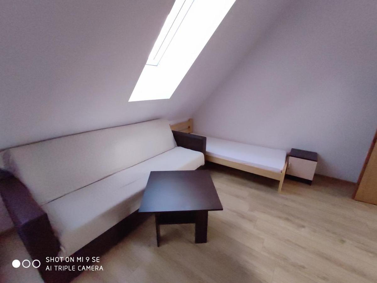 Apartmany Opolany ภายนอก รูปภาพ