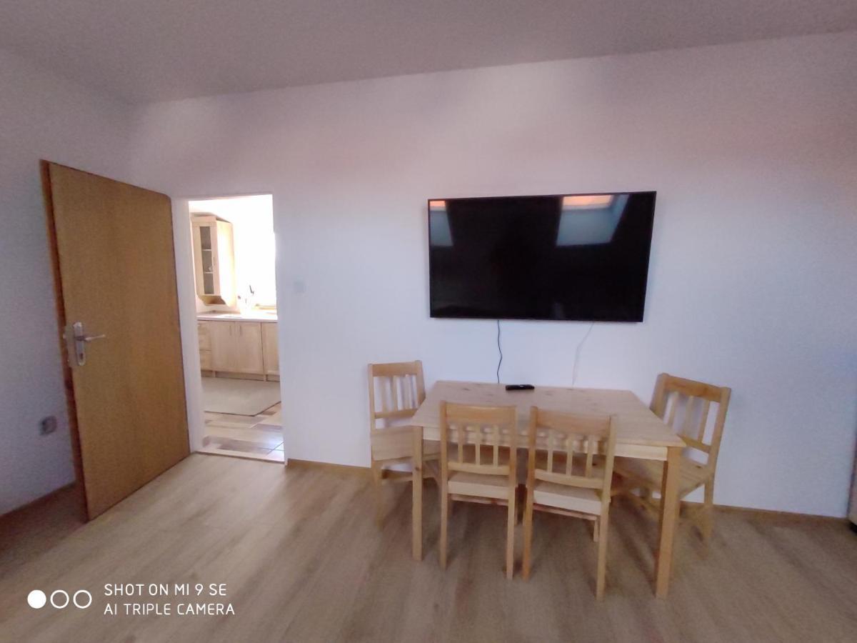 Apartmany Opolany ภายนอก รูปภาพ