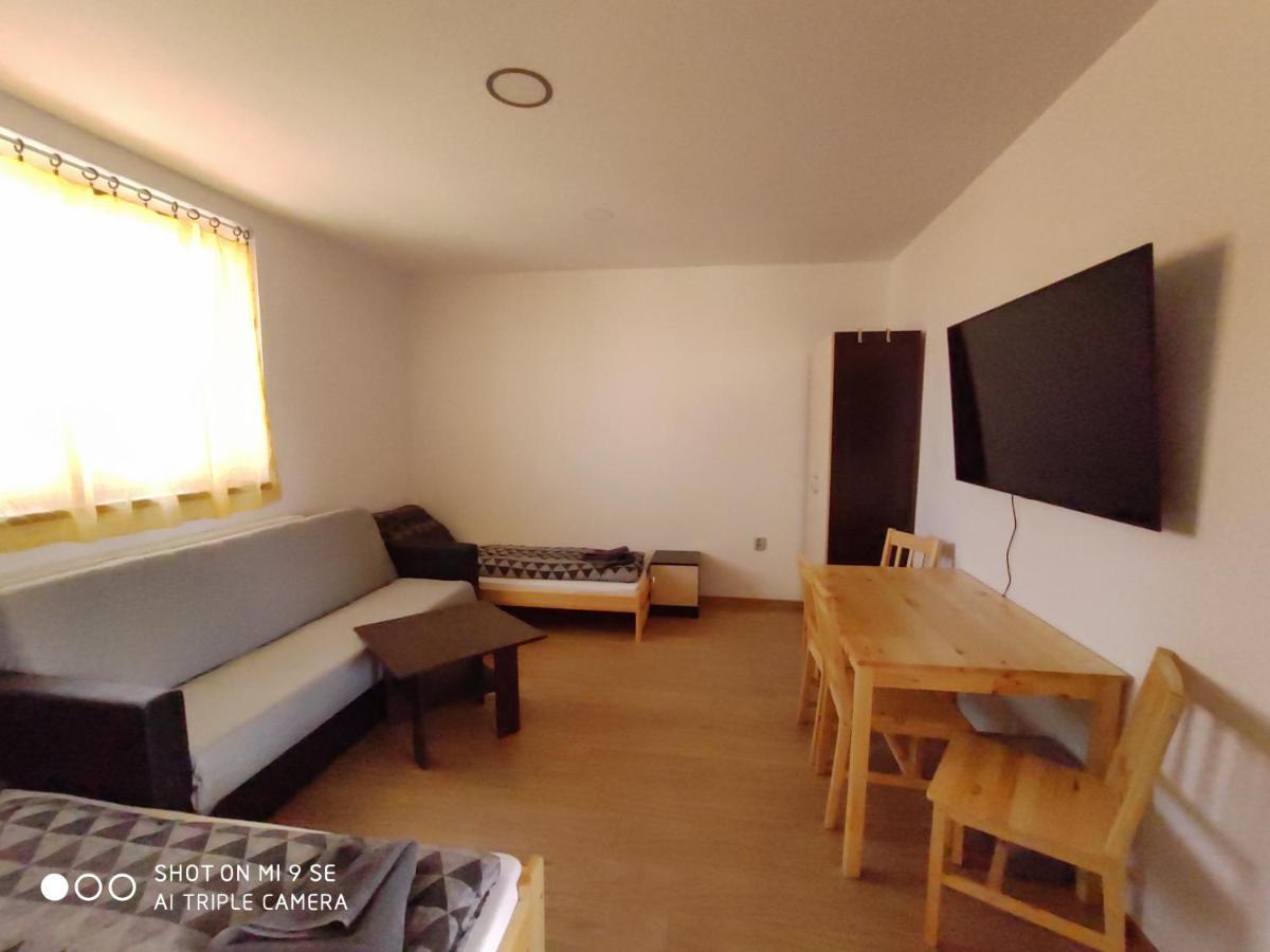 Apartmany Opolany ภายนอก รูปภาพ